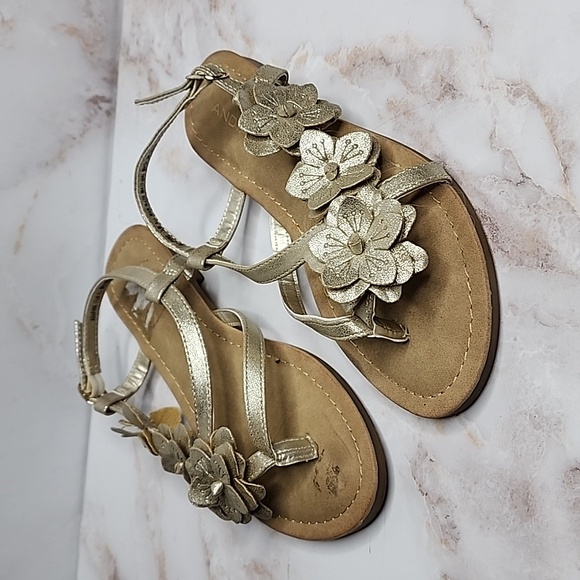 Gold flower sandals - Picture 3 of 4